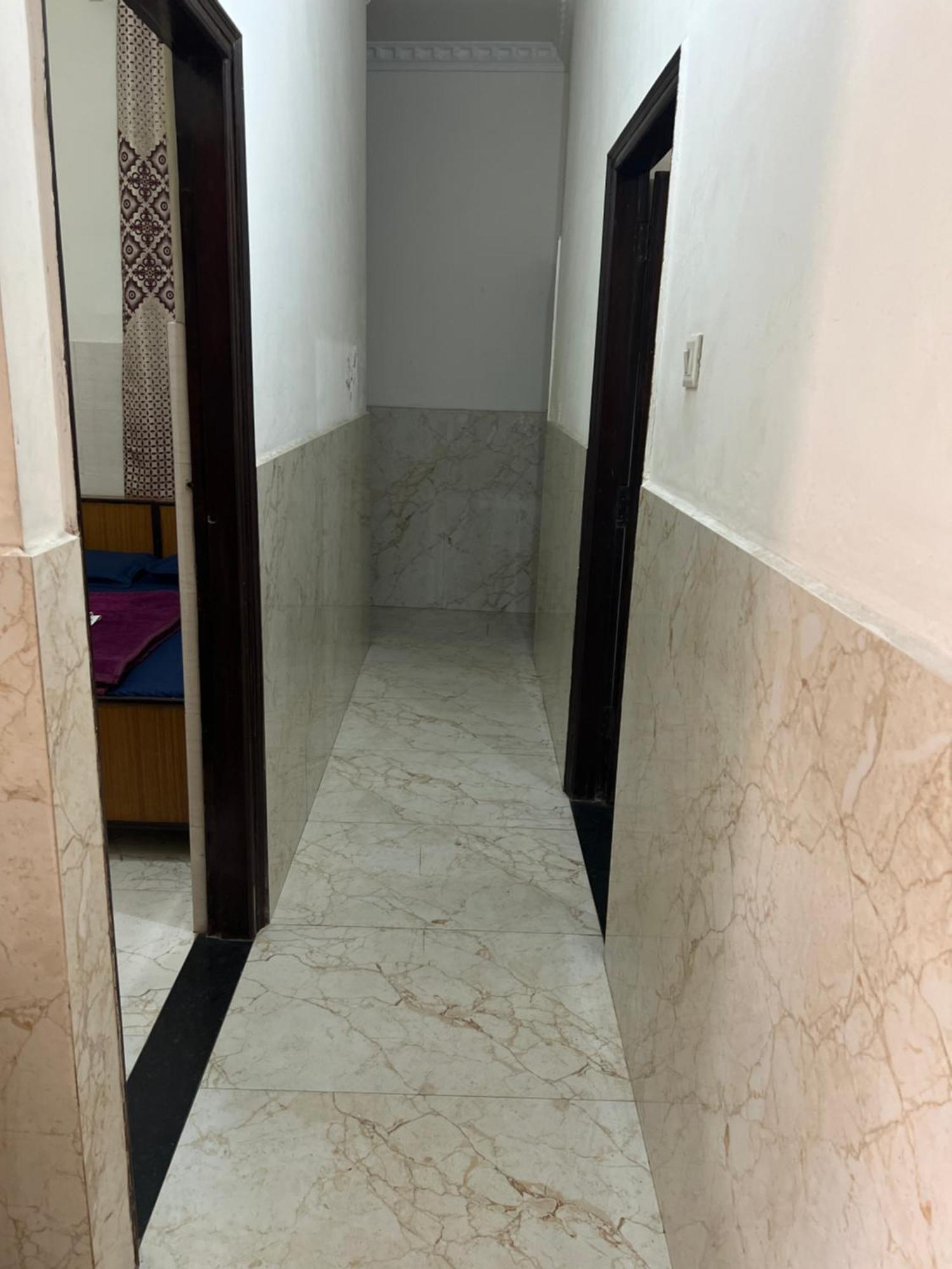 Raja Guest House -- Jalandhar Railway Station -- For Family, Couples, Travellers Exterior photo