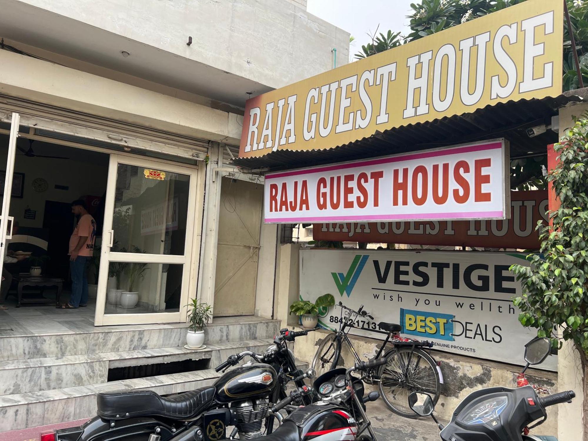 Raja Guest House -- Jalandhar Railway Station -- For Family, Couples, Travellers Exterior photo