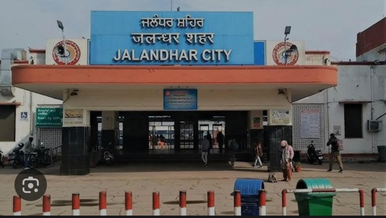 Raja Guest House -- Jalandhar Railway Station -- For Family, Couples, Travellers Exterior photo